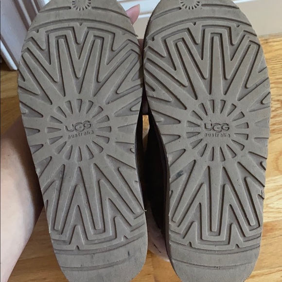 UGG®️ boots - Picture 6 of 7